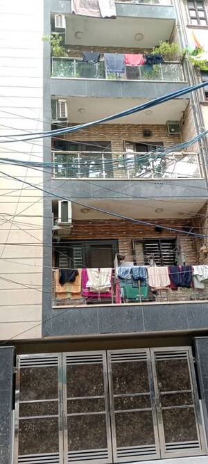 2 BHK Builder Floor For Sale in Naraina