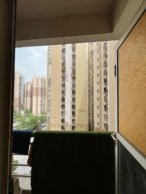 Team Area in 2 BHK Apartment at Logix Blossom County, Sector 137 – for Rent