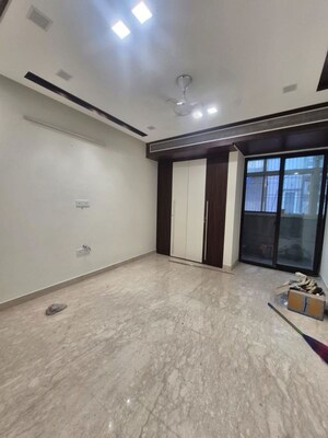 Room in 3 BHK Builder Floor at Greater Kailash I – for Rent
