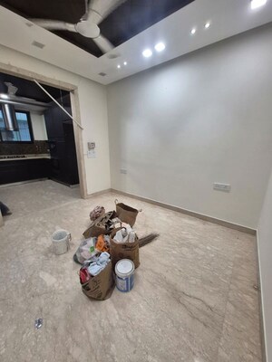 Parking in 3 BHK Builder Floor at Greater Kailash I – for Rent