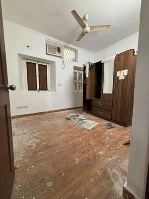 Room in 2 BHK Builder Floor at Saket – for Rent