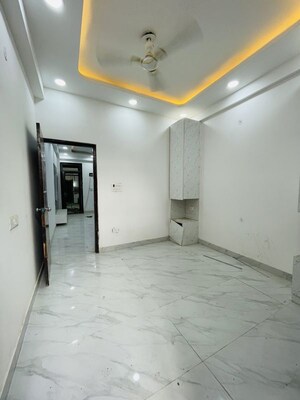 Room in 1 BHK Builder Floor at Sector 73 – for Sale