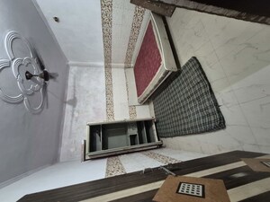 Room in 2.5 BHK Builder Floor at Mayur Vihar – for Rent