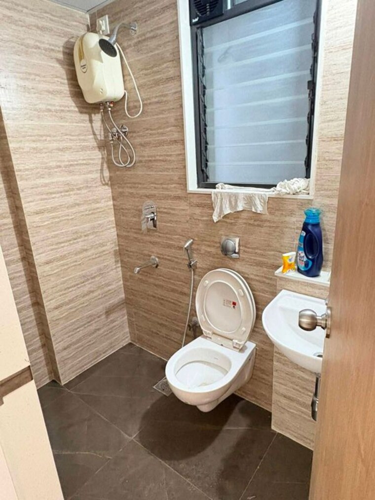Bathroom, lodha-crown-quality-homes-dombivli 2 Bedroom 550 Sq.Ft. Apartment In Dombivli East Thane 10601260