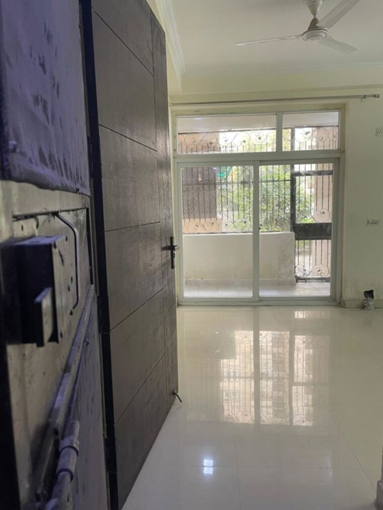 Balcony, supertech-cape-town 2.5 Bedroom 1150 Sq.Ft. Apartment In Sector 74 Noida 10601281
