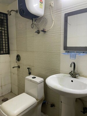 Bathroom in 2.5 BHK Apartment at Supertech Cape Town, Sector 74 – for Rent