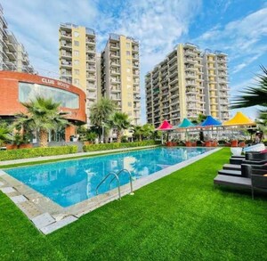 Swimming Pool in 3 BHK Apartment at Malwa Escon Primera, International Airport Road – for Rent