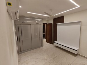 Room in 3 BHK Apartment at Malwa Escon Primera, International Airport Road – for Rent