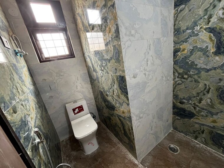 Bathroom, saket 1 Bedroom 600 Sq.Ft. Apartment In Saket Delhi 10601286