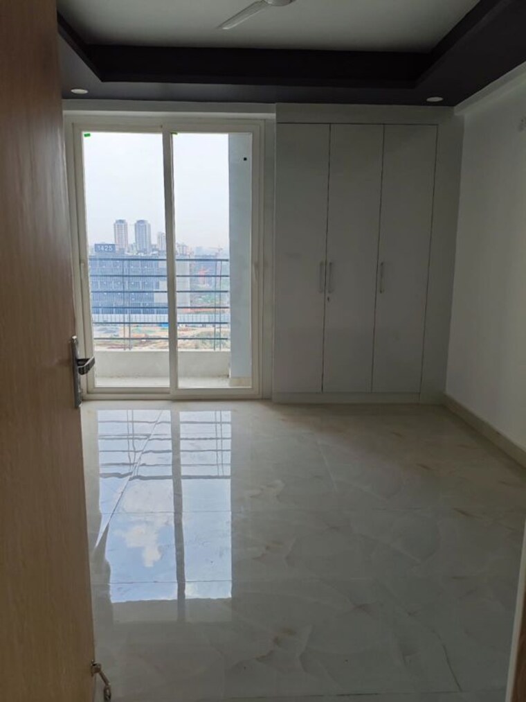 Room, nimbus-the-golden-palm Commercial Office Space 1550 Sq.Ft. In Sector 168 Noida 10601292