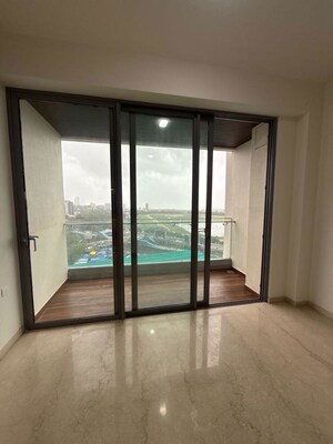 Room in 4 BHK Apartment at Piramal Mahalaxmi, Mahalaxmi – for Rent