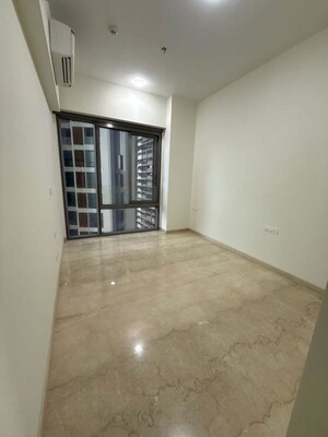 Room in 4 BHK Apartment at Piramal Mahalaxmi, Mahalaxmi – for Rent
