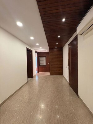 Building Lobby in 3 BHK Builder Floor at Kohli One Malibu Town, Sector 47 – for Rent