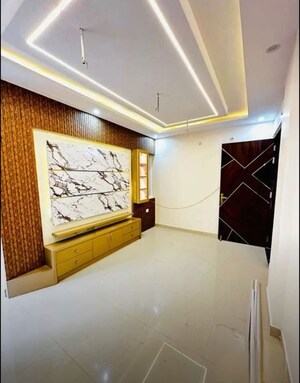 Furnished Amenities in 3 BHK Apartment at Experion Capital, Gomti Nagar – for Rent