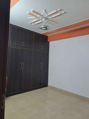 Room in 3 BHK Builder Floor at Mehrauli – for Rent