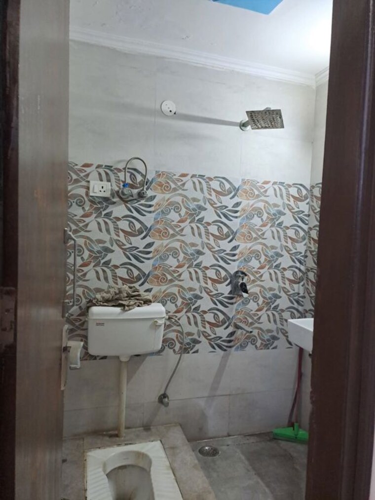 Bathroom, mehrauli 3 Bedroom 1100 Sq.Ft. Builder Floor In Mehrauli Delhi 10601004