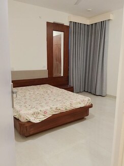 3 BHK + Store Room Apartment For Rent in Parsvnath Planet Plaza