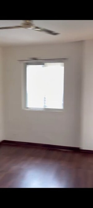 Room in 3 BHK Apartment at Jaypee Kensington Park Apartments, Sector 133 – for Rent