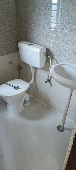 Bathroom in 2 BHK Apartment at Signature Global The Roselia, Sector 95a – for Sale