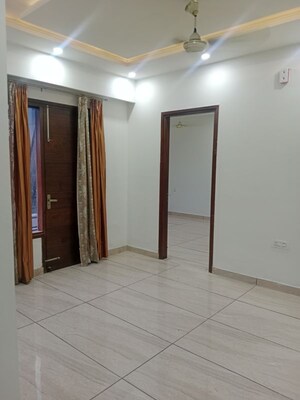 Room in 1.5 BHK Builder Floor at Ansals Sushant City – for Rent
