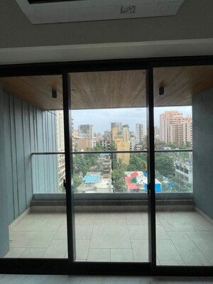 Room in 2 BHK Apartment at Aum Artha, Khar West – for Rent
