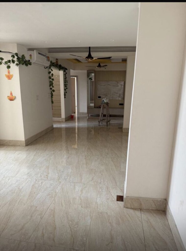 Room, m-r-platinum-321 4 Bedroom 2400 Sq.Ft. Apartment In Raj Nagar Extension Ghaziabad 10601523