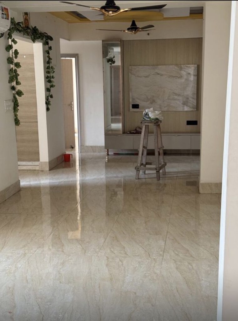 Bathroom, m-r-platinum-321 4 Bedroom 2400 Sq.Ft. Apartment In Raj Nagar Extension Ghaziabad 10601523