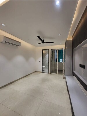 Building Lobby in 3 BHK Builder Floor at Green Fields Colony – for Sale