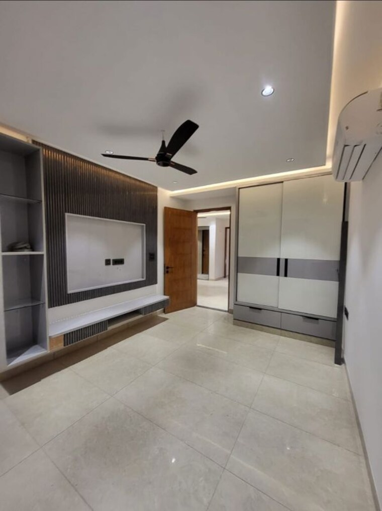 Room, green fields colony 3 Bedroom 1300 Sq.Ft. Builder Floor In Green Fields Colony Faridabad 10601528
