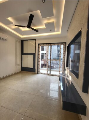 Room in 3 BHK Builder Floor at Green Fields Colony – for Sale