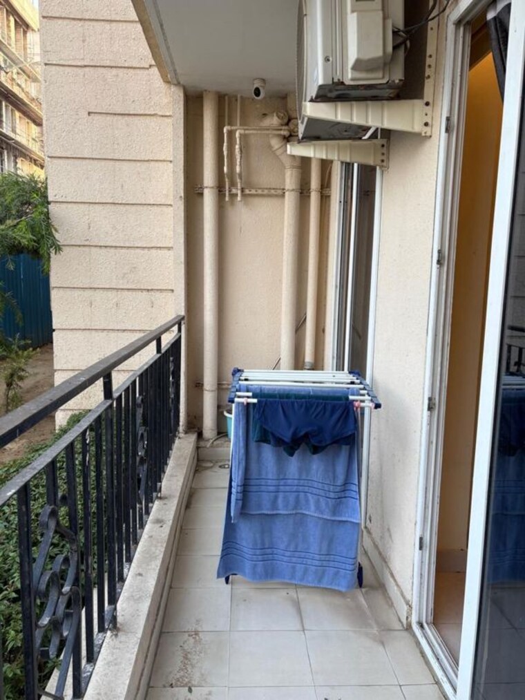 Balcony, signature-the-serenas 2 Bedroom 583 Sq.Ft. Apartment In Sohna Sector 36 Gurgaon 10601560