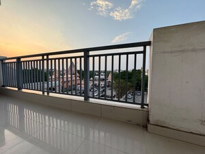 Balcony in 1 BHK Builder Floor at Palm Residency Chhatarpur, Chattarpur – for Rent