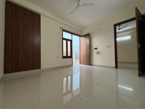 Room in 1 BHK Builder Floor at Palm Residency Chhatarpur, Chattarpur – for Rent