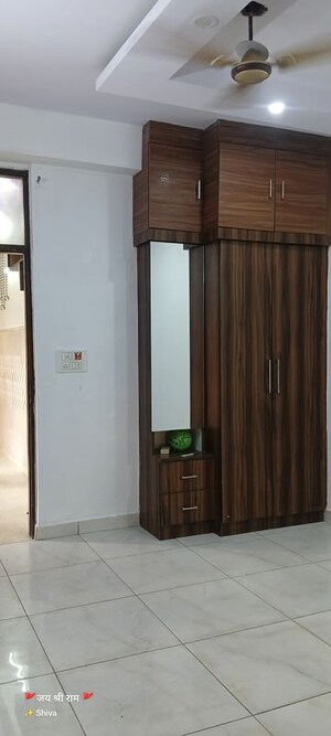 Room in 2 BHK Builder Floor at Indrapuram – for Rent