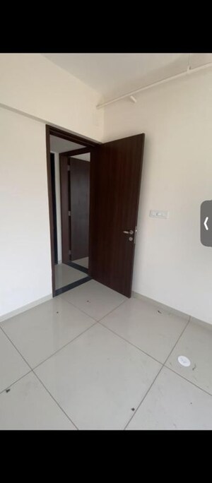 Room in 2 BHK Apartment at Yashwin Orizzonte, Kharadi – for Rent