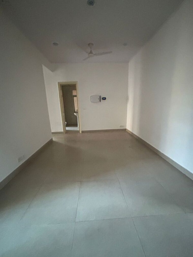 Room, gaur-city-5th-avenue 2.5 Bedroom 1175 Sq.Ft. Apartment In Sector 4 Greater Noida Greater Noida 10587073
