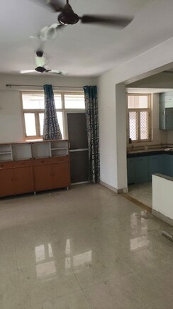 3 BHK Builder Floor For Rent in Tilak Nagar