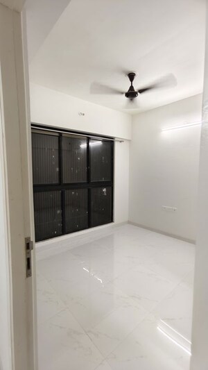 Room in 1.5 BHK Apartment at Runwal Gardens Phase I, Dombivli East – for Sale