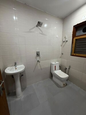 Bathroom in 1 BHK Builder Floor at Ansal Plaza Sector-23, Sector 23 – for Rent