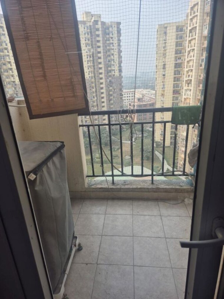 Balcony, paramount-floraville 3 Bedroom 1360 Sq.Ft. Apartment In Sector 137 Noida 10429520