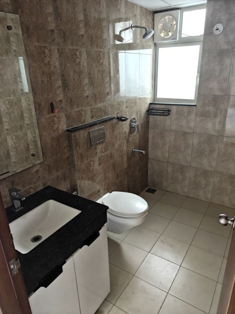 Bathroom, shapoorji-pallonji-joyville-gurgaon 3 Bedroom 1692 Sq.Ft. Apartment In Sector 102 Gurgaon 10601589