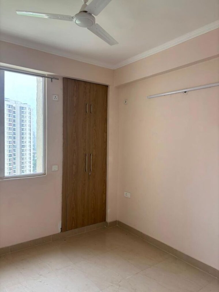 Room, amrapali-kingswood 3 Bedroom 1115 Sq.Ft. Apartment In Sector 4 Greater Noida Greater Noida 10601682