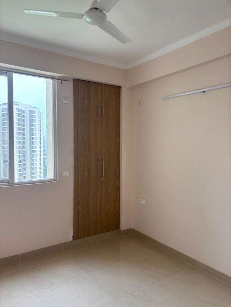 Room, amrapali-kingswood 3 Bedroom 1115 Sq.Ft. Apartment In Sector 4 Greater Noida Greater Noida 10601682
