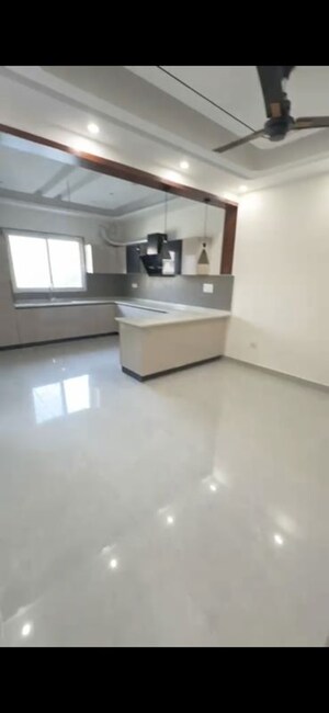 Kitchen in 3 BHK Builder Floor at BPTP District, Sector 81 – for Rent