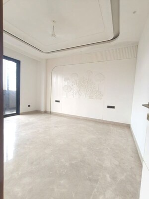 Room in 3 BHK Builder Floor at Skywhales Vienna Greens, Sector 99a – for Sale