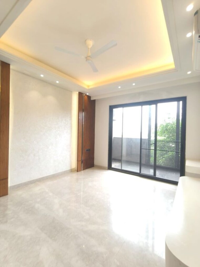 Room, skywhales-vienna-greens 3 Bedroom 147 Sq.Yd. Builder Floor In Sector 99a Gurgaon 10601701