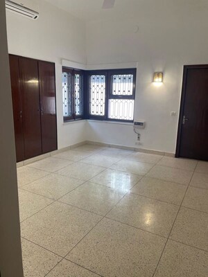 Room in 4 BHK Independent House at Shanti Niketan – for Rent