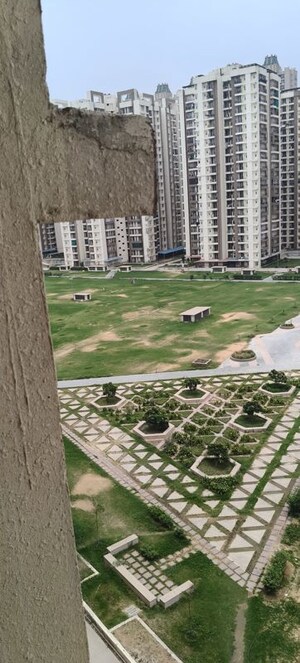 2.5 BHK Apartment – Exterior View View at Amrapali Kingswood, Sector 4 Greater Noida - for Sale