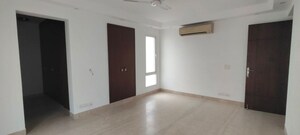 Room in 4 BHK Builder Floor at Greater Kailash ii – for Rent