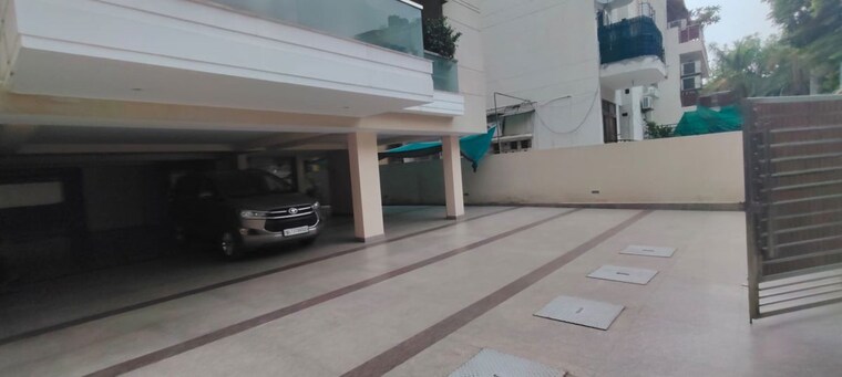  Parking, greater kailash ii 4 Bedroom 3500 Sq.Ft. Builder Floor In Greater Kailash ii Delhi 10601720